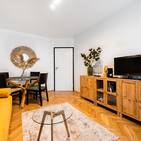 ורשה Metro Swietokrzyska Boho Aesthetic Apartment מראה חיצוני תמונה