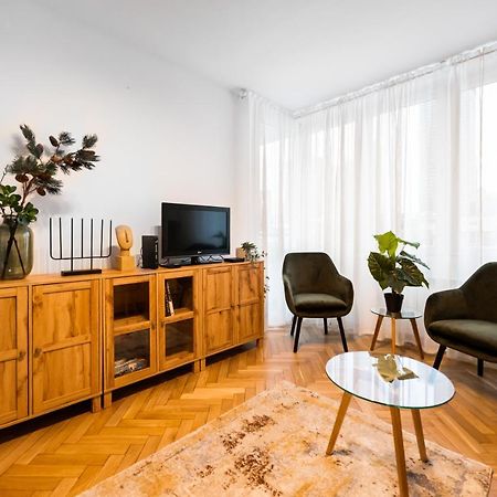 ורשה Metro Swietokrzyska Boho Aesthetic Apartment מראה חיצוני תמונה