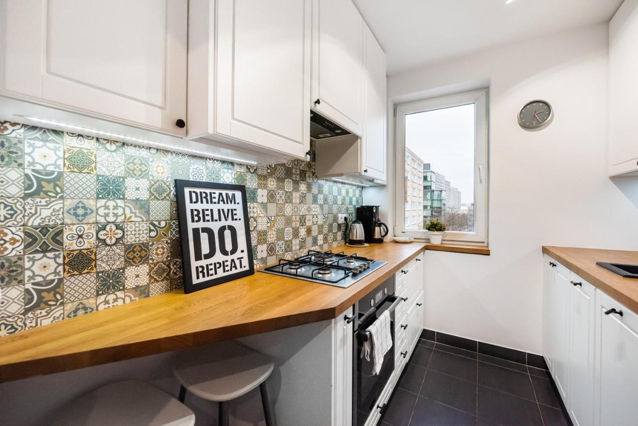 ורשה Metro Swietokrzyska Boho Aesthetic Apartment מראה חיצוני תמונה